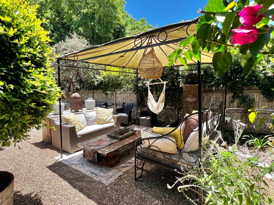 8 Bedroom Property for Sale in Raithby Western Cape